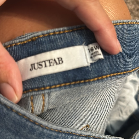 High Rise Button Up Skinny Jeans - Picture 4 of 4